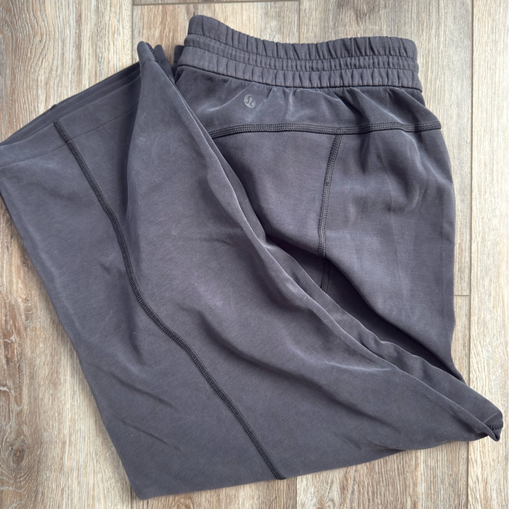 lululemon athletica Gray Capris